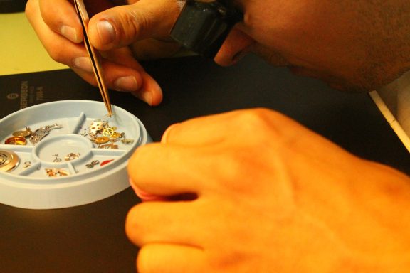 Revision Rolex vom Uhrmachermeister im Raum Aachen mit originalen Ersatzteilen, kurzen Wartezeiten und persönlichem Kontakt zu fairen Preis.