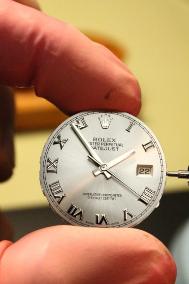 Kompletter Service für Rolex Datejust mit originalen Bauteilen. Revision, Aufarbeitung des Gehäuses und Bandes, neue Dichtungen, Wasserdicht