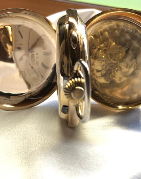 Reparatur einer Taschenuhr mit Repetition und Politur des Gehäuses.