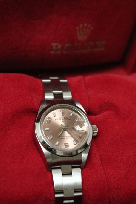 Rolex Oyster Perpetual Date im Full-Set mit Garantie und komplett überholt zu verkaufen beim Uhrmachermeister Yves The Clock. Bei Aachen.