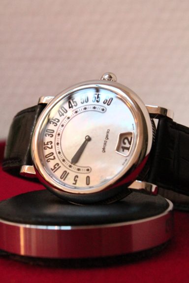 Komplikationsuhr Gerald Genta zum Service. Spezialist für Komplikationen. Wird vor Ort repariert. Persönliche Betreuung. Region Aachen, NRW.