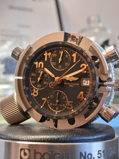 Revision eines Breitling- Chronographen auf höchstem Niveau eines Uhrmachermeisters in der Region Aachen. Persönliche Betreuung .