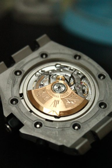 Revision eines Audemars Piguuet "AP" Chronographens mit Wasserdichtigkeits-test und Aufarbeitung des Gehäuses und Bandes